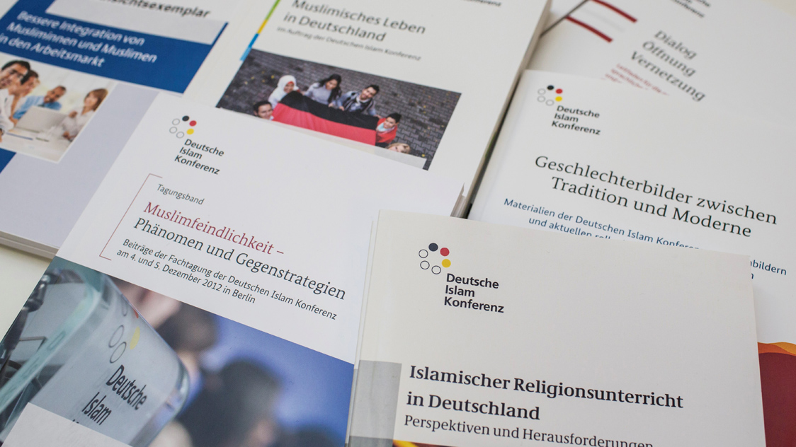 Mehrere Cover von Publikationen (Source: photothek Thomas) Mehrere Cover von Publikationen